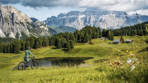 It is best known as a touristic skiing, rock climbing, and woodc. Visit Val Gardena | I wish I was in Val Gardena
