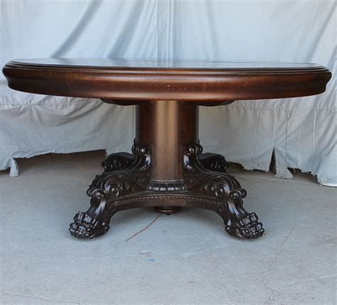 The support structure was a series of flat boards joined at the end that expanded like an accordion's bellows as the table halves were separated. Bargain John's Antiques » Blog Archive Round Oak claw foot ...