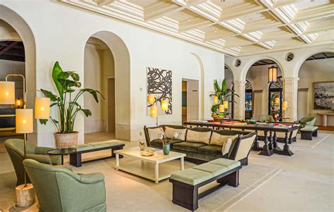 A third smaller four seasons surf club hotel only tower in the center of the oceanfront property will be home to a 77 unit luxury hotel managed and serviced by the four seasons. Four Seasons Surfside, Florida, the Historic Surf Club ...