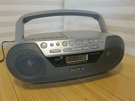 Sony CFD S05 Cassette Tape Recorder CD Player Boombox Mega Bass AM FM
