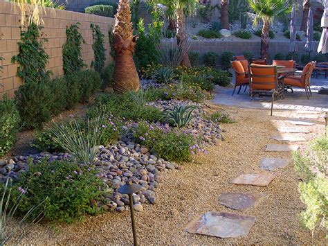 25 Of The Hottest Outdoor Landscape Desert Home Decoration And