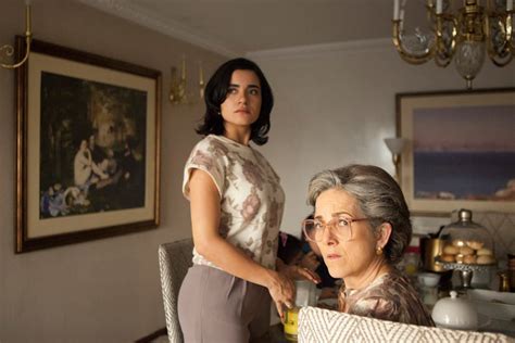 What Happened To Pablo Escobars Wife The Real Life Narcos Character