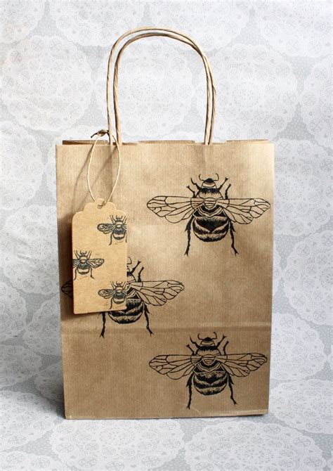 Bumble Bee T Bag Set Medium Kraft Bag With Matching Bee T Tag