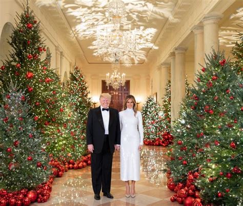 Donald Trump Melania Hold Hands In Official Christmas Portrait