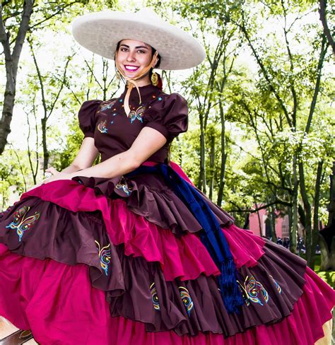 Escaramuza Charra Jose Juan Zavala Flickr Mexican Costume Mexican Outfit Mexican Dresses