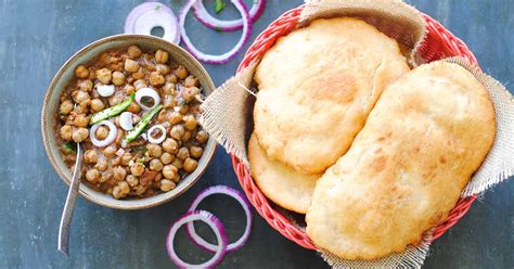 Best chole bhature in delhi. Top 7 amazing places in West Delhi to eat 'Chole Bhature ...