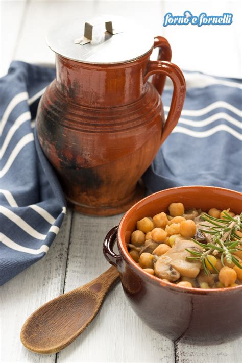 Gustoso, cremoso e vellutato, il mascarpone può essere assaporato anche al naturale. Zuppa di ceci e funghi, piatto completo ed appagante