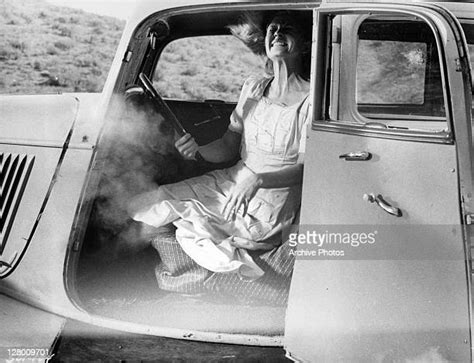 Bonnie And Clyde 1967 Photos And Premium High Res Pictures Getty Images