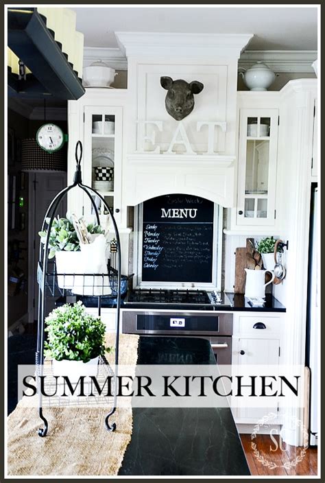 Summer Farmhouse Kitchen Stonegable