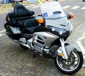 Capacité professionnelle à la conduite de taxis. Combien gagne un chauffeur pilote de taxi moto