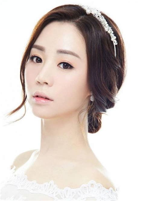 For this style, you need to apply light styling mousse wedding hairstyles for short hair. 14 Best Korean Wedding Hairstyle 2015 - Image And Picture ...