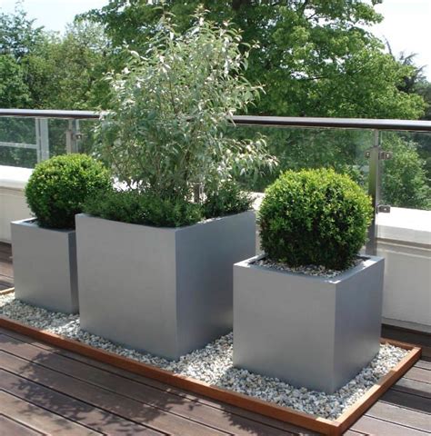 Transform your garden with wilko's range of outdoor plant pots and planters. Geo Cube Aluminium Grey Textured Fibreglass Lightweight ...