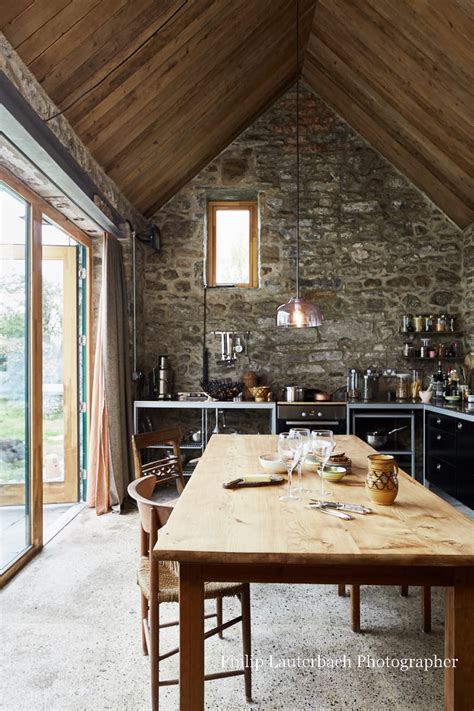 A ceiling provides protection from the elements, by enabling the home status buff which gives +112 hypo and +56 hyperthermic insulation. Restored Thatched Whitewashed Stone Cottage | Interior ...