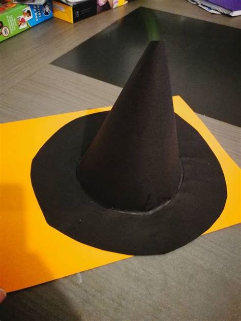 Diy Halloween Le Chapeau De Sorcière