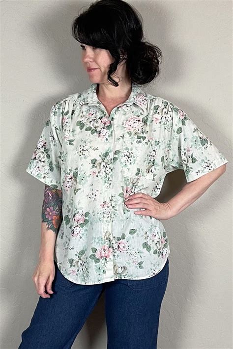vintage 1980s pastel floral short sleeve button up nuuly thrift