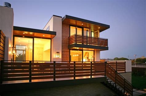 100+ best railing design images with price, latest modern metal railing design manufacturer. Garde-corps extérieur sur le balcon - designs et matériaux