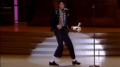 Michael Jacksons Most Iconic Performances Abc7 Chicago