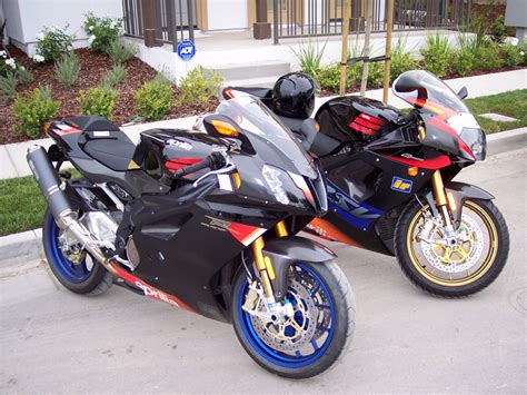 Aprilia rsv mille 2000 double yoshimura. Aprilia RSV 1000 - Wikipedia