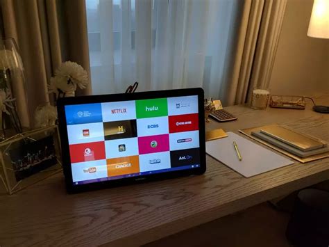 Samsung Made A Giant Android Tablet That It Thinks Will Replace Your Tv