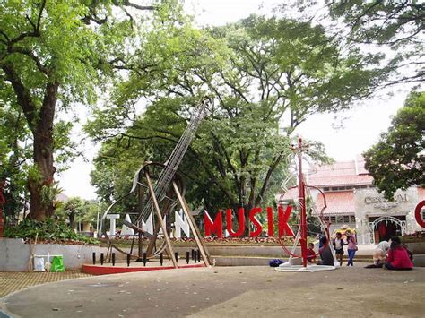 Kegiatan non akademi pun dapat dilaksanakan salah satunya dengan kegiatan siswa yang nyata. 6 taman unik di Bandung yang bisa buat kamu tersenyum