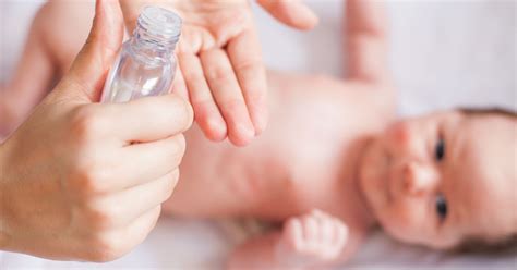 How A Body Oil For Babies Actually Makes Me Want To Moisturize Huffpost