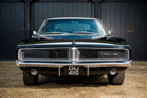 The first charger was a show car in 1964. Unterm Hammer: 69er Dodge Charger „Bullitt Spec." mit ...