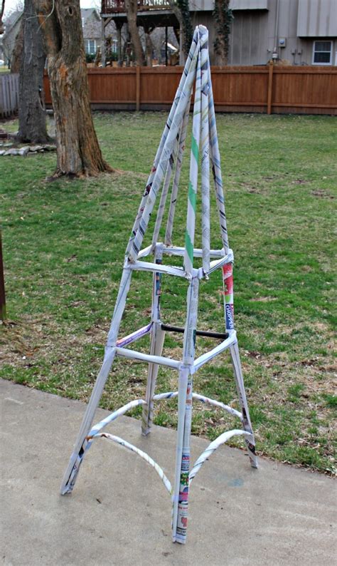 Oct 12, 2012 · to make paper sunglasses, you shall first draw a pair of sunglasses ( the in front part of glasses frames) on a paper. How to Make a Paper Tower | Science Project Ideas
