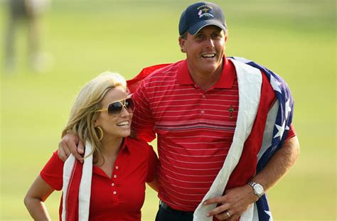 Phil Mickelson Halts Play To Be With Ailing Wife The New York Times