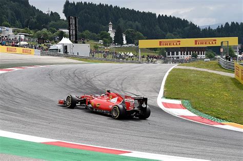 The carbon 1 mk ii from carbon mobile in germany shows the future of mobile tech. Formel 1 LIVE GP Österreich 2015: Direkt nach dem Start ...
