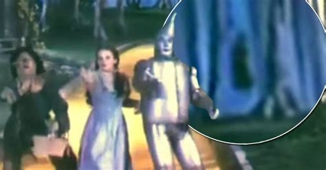 Have You Ever Noticed The Dead Hanging Munchkin In This Wizard Of Oz