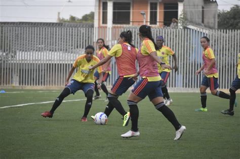 La federación colombiana de fútbol quiere desearle un feliz cumpleaños a leicy santos, jugadora que ha hecho parte de nuestra selección colombia femenina de. Selección Colombia Femenina de Mayores, continúa trabajos ...