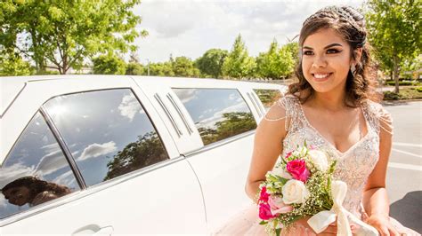 Mexican 15th Birthday Photos After Invitation Goes Viral Thousands Celebrate Quinceanera In