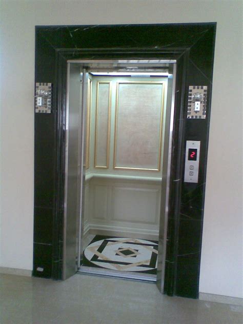 Misteri di Balik 'Hilangnya' Angka 4 Pada Lift di Indonesia | Yesy Blog's