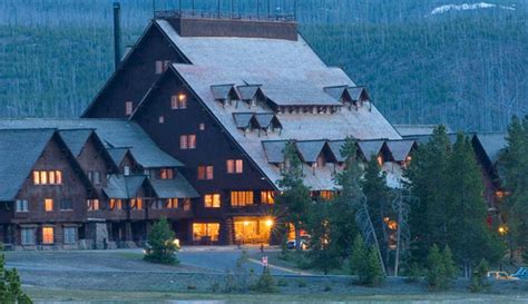 Hotels Cabins Guest Ranches And Lodges Inside The Park And Nearby At
