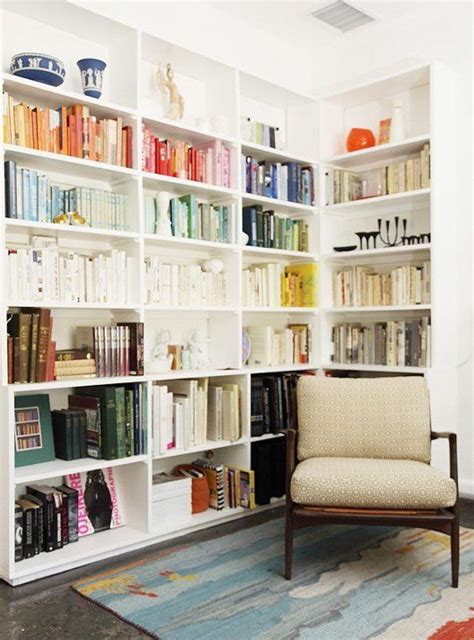 Really Its Ok To Arrange Books By Color Styling Bookshelves Floor