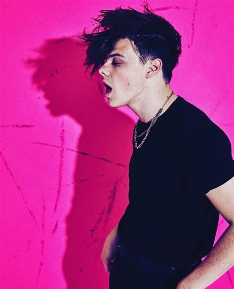 yungblud beautiful people dominic harrison avatar mgk emo bands doms black heart