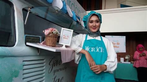 Sebagai informasi jika harga jual ikan kakap merah paling banyak peminatnya dan di konsumsi, karena ikan yang mudah di dapatkan serta harga ikan kakap merah yang tidak. Diet Saat Puasa, Dian Pelangi Hanya Makan Ikan dan Oatmeal ...