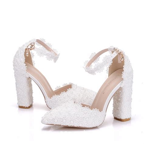 Chic Beautiful White Wedding Shoes 2018 Lace Flower Pearl Ankle Strap