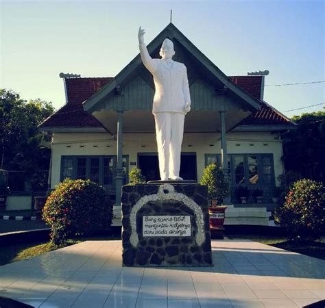 Istana Gebang Di Blitar