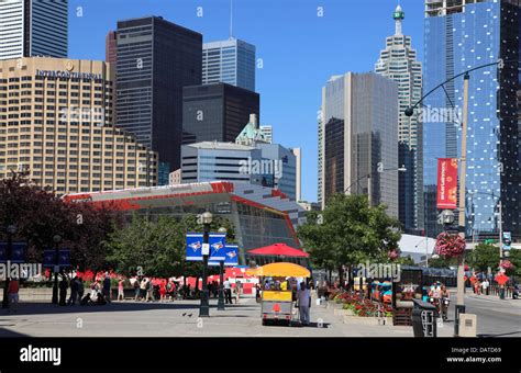 Toronto Downtown Skyline Hi Res Stock Photography And Images Alamy