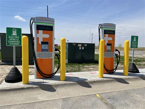 ‘worlds Largest Truckstop Now Offers Ev Charging Stations
