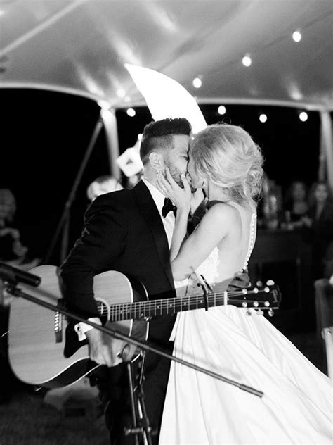 Kiss Shay And Hannah Mooney Wedding Dan Shay Country Music Heather