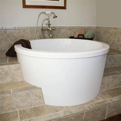 Because it is a clawfoot tub, it is raised. Japanese soaking tubs for small bathrooms as interesting ...