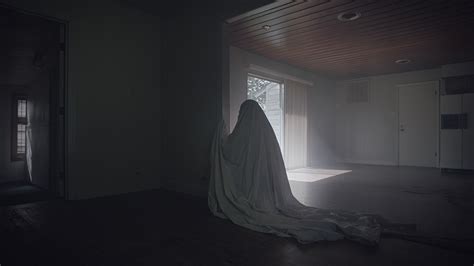 Rooney mara and casey affleck star in the singular a ghost story. The Last Thing I See: 'A Ghost Story' (2017) Movie Review