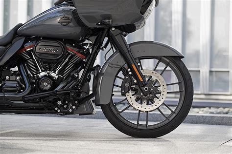 Check street glide special specifications, mileage, images, 2 variants, 4 colours and read 14 user reviews. Three CVO Models Added to 2018 Harley-Davidson Lineup ...