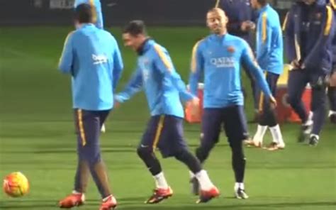 Watch Barcelona S Lionel Messi Fakes Out Luis Suarez With Filthy Move
