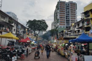 You don't get fancy decor or service. The Best Food Street in Kuala Lumpur - Jalan Alor Food ...