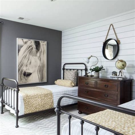 Find my favorite ways to decorate with a neutral color palette and create a cozy home. 51+ Rustic Farmhouse Bedroom Decor Ideas | Farmhouse ...