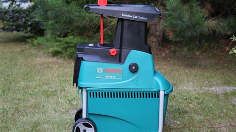 Bosch leisehäcksler axt 25 tc (2500 watt, materialdurchsatz 230 kg/h, max. Bosch AXT 25 TC - YouTube