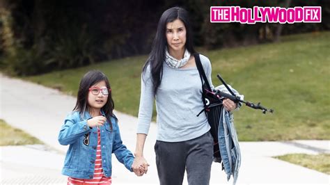 Lisa Ling Steps Out With Her Daughter Jett For An Afternoon Stroll During Quarantine 4 27 20